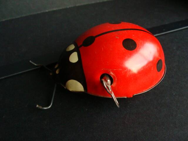Mechanical ladybird toy