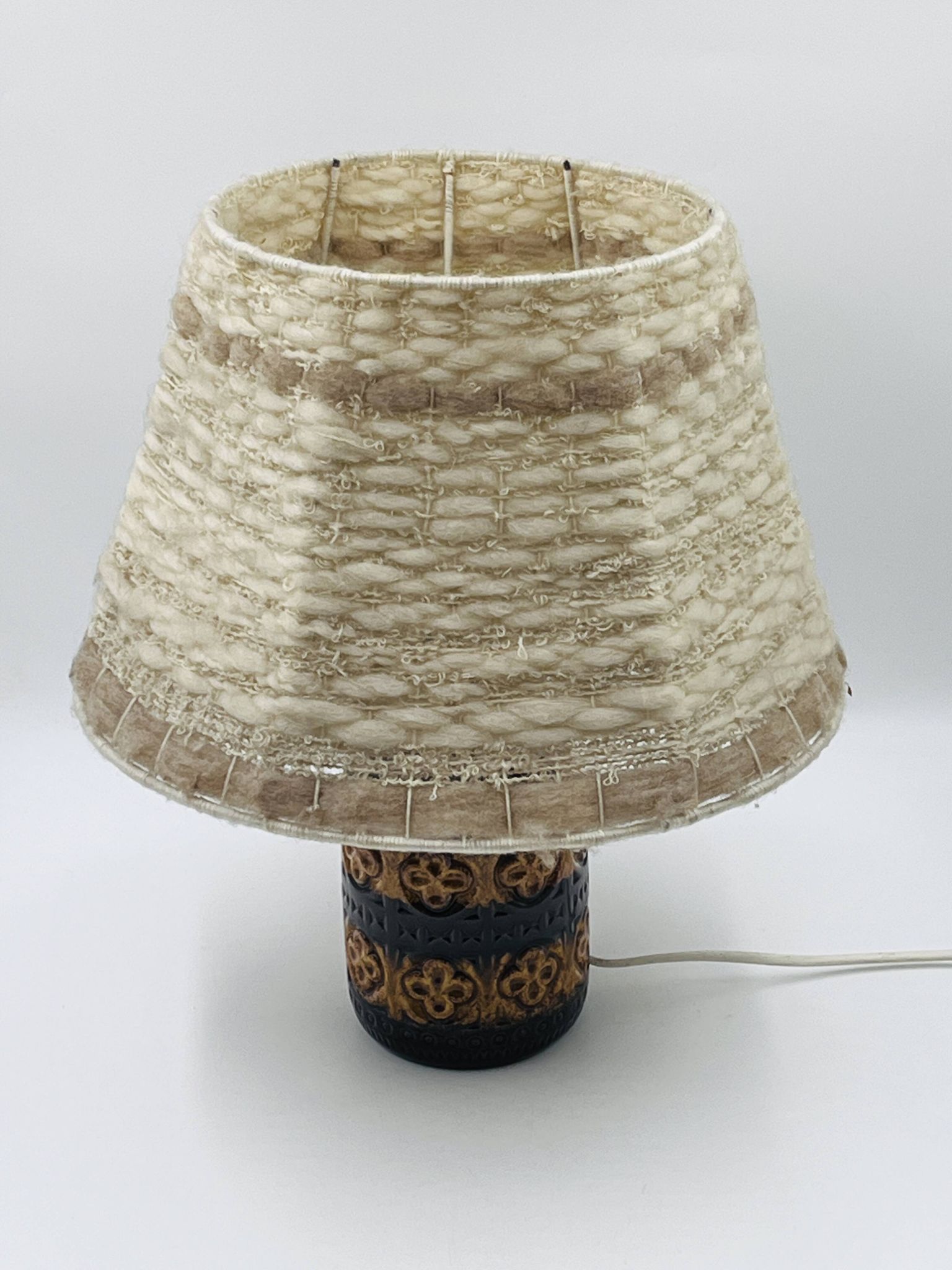 Lampe vintage en céramique relief et abat-jour laine