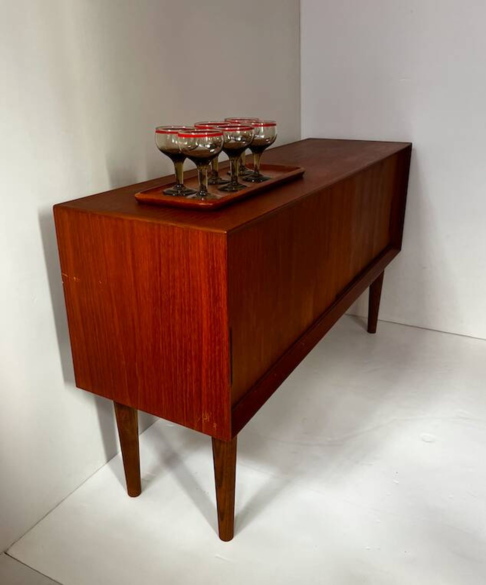 Meuble buffet bas scandinave en teck
