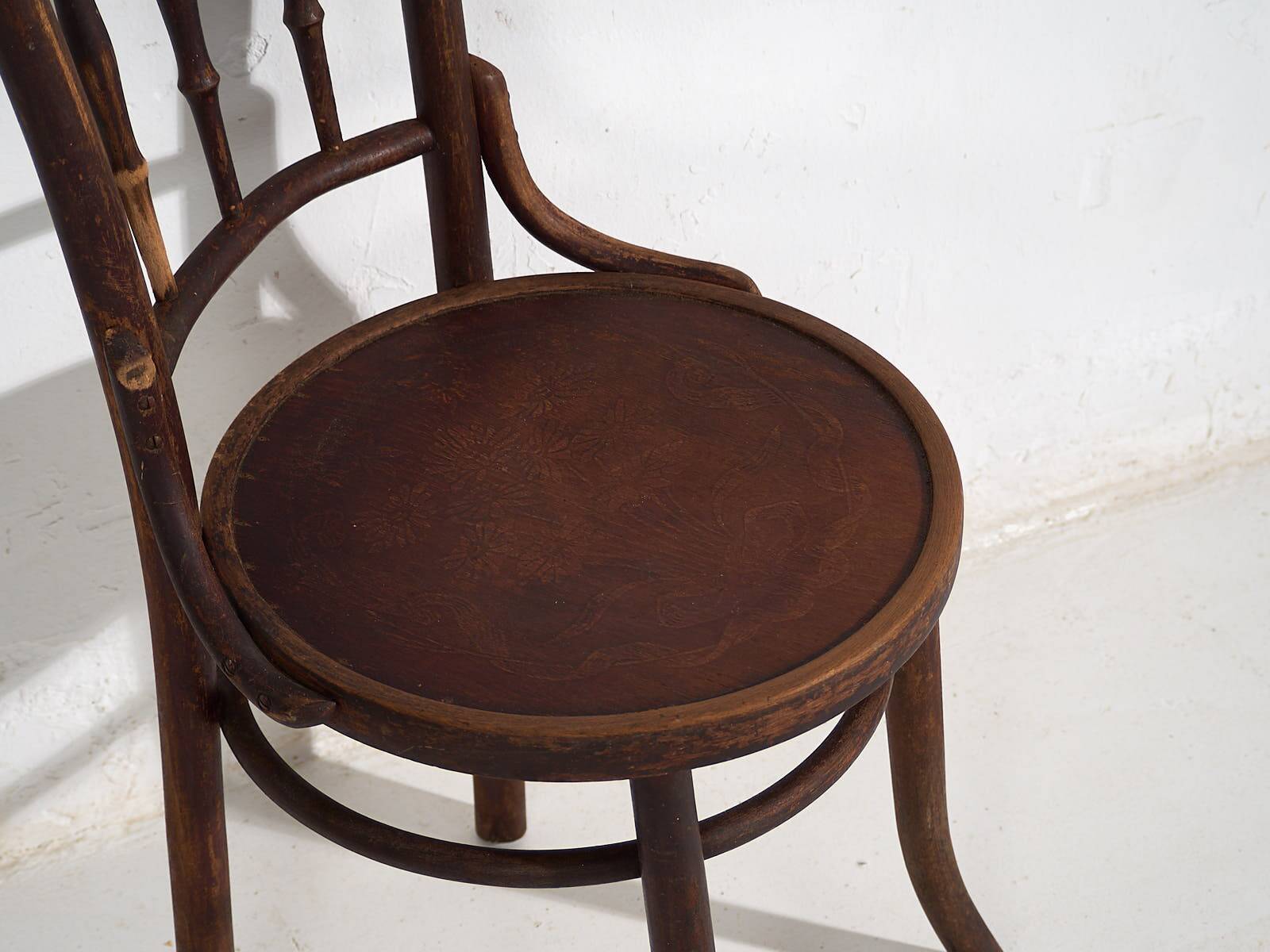 Antique Viennese-style chairs (circa 1920). Set of 4, no. 4