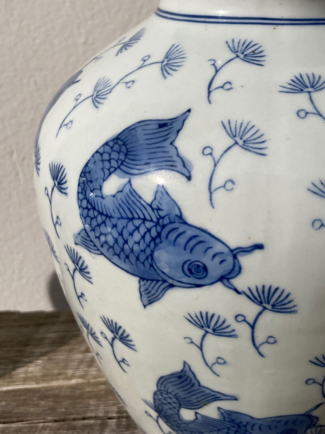 Chinese blue and white fish vase