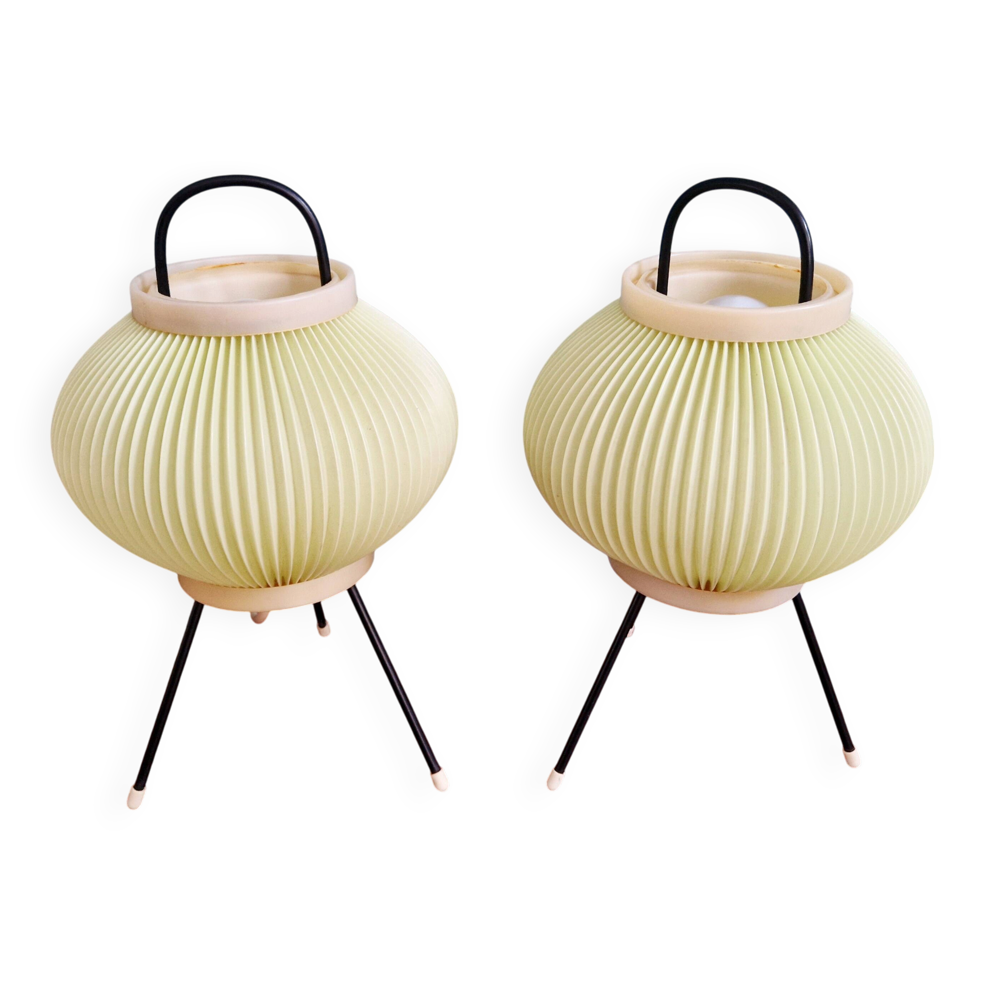 Paire de lampes tripode en celluloïd plissé vert pâle, 1960