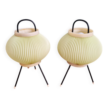 Paire de lampes tripode en celluloïd plissé vert pâle, 1960