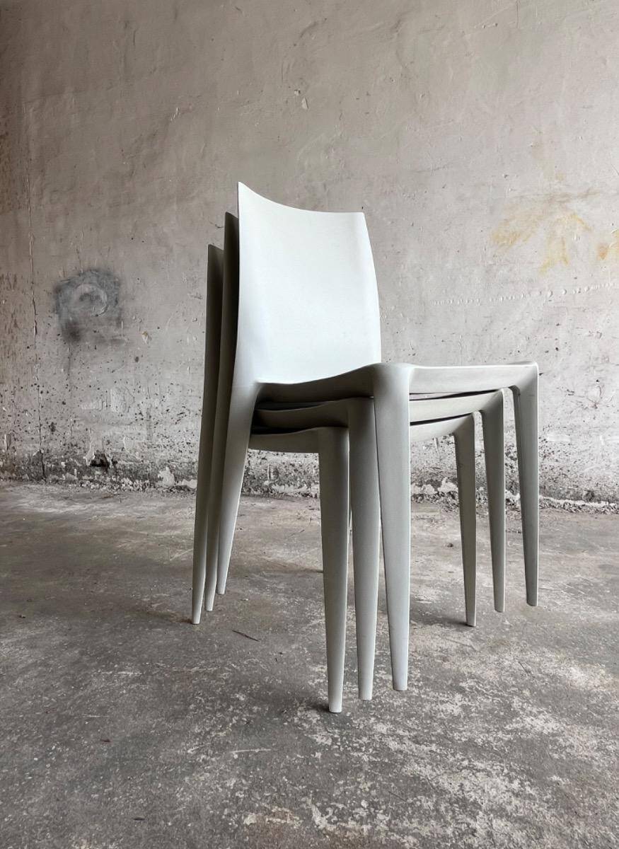 Ensemble de 6 chaises Bellini empilables en polypropylène gris clair, design italien de Mario Bellini