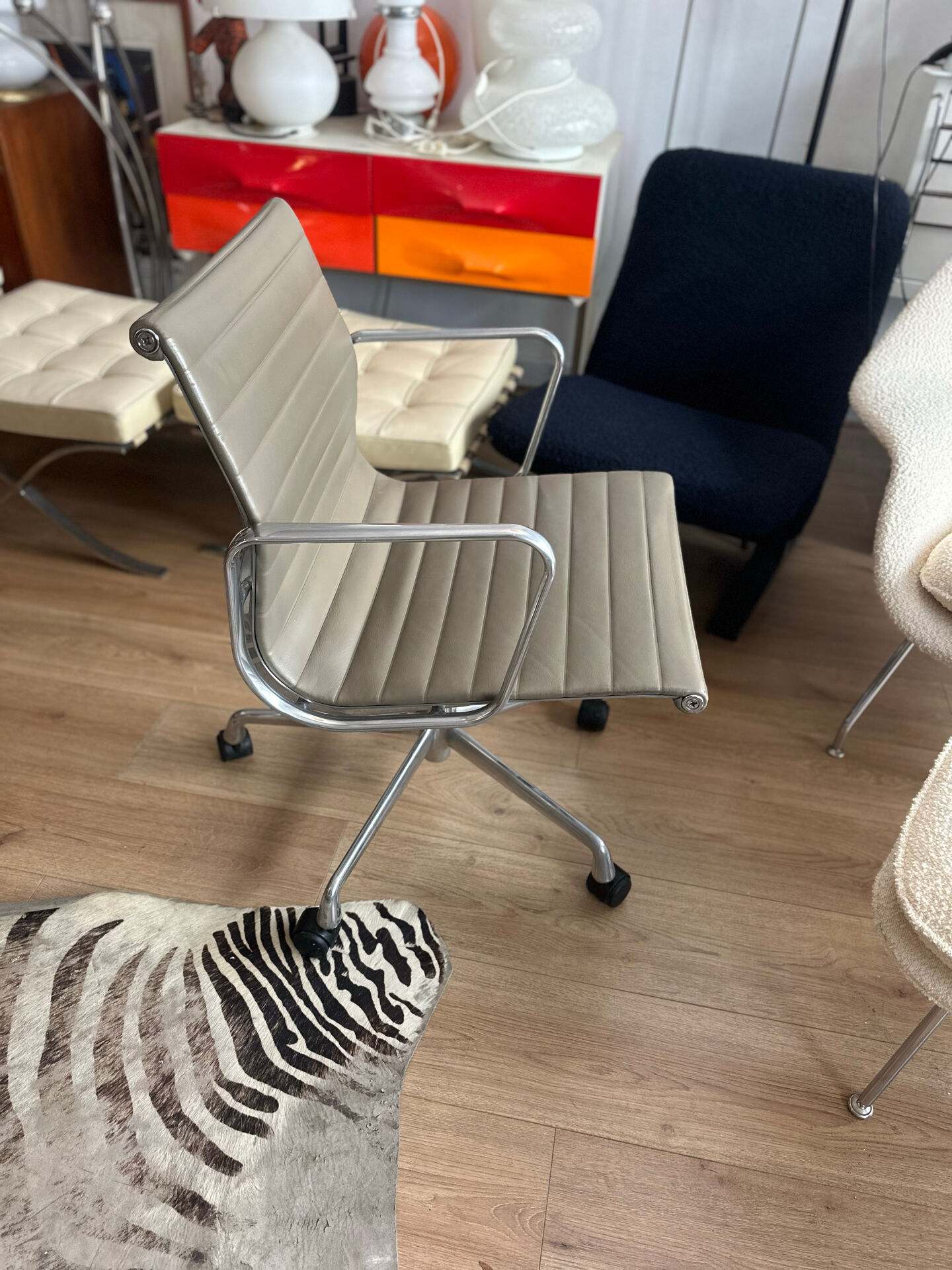 Eames Aluminium Chair office chair for Vitra