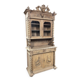 Hunting buffet with 2 bodies