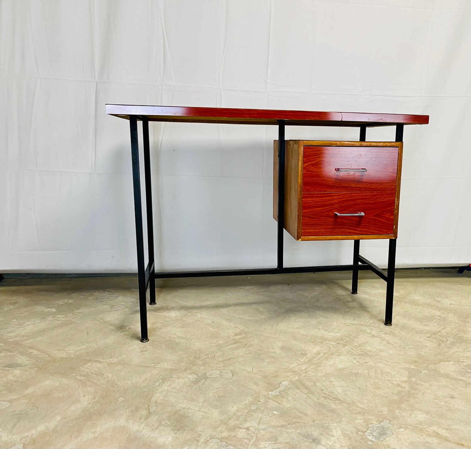 Formica desk