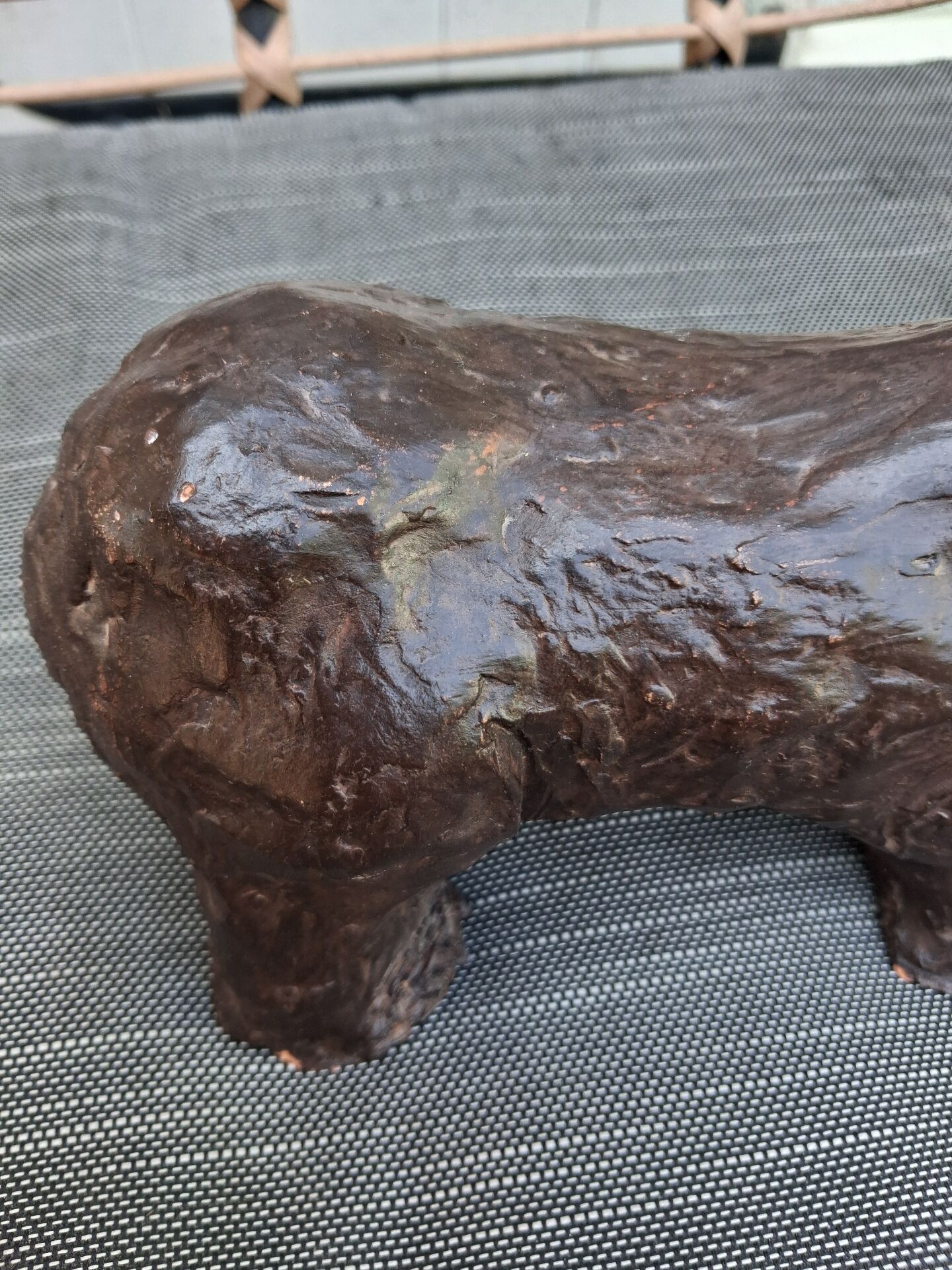 Sculpture hippopotame terre cuite patinée