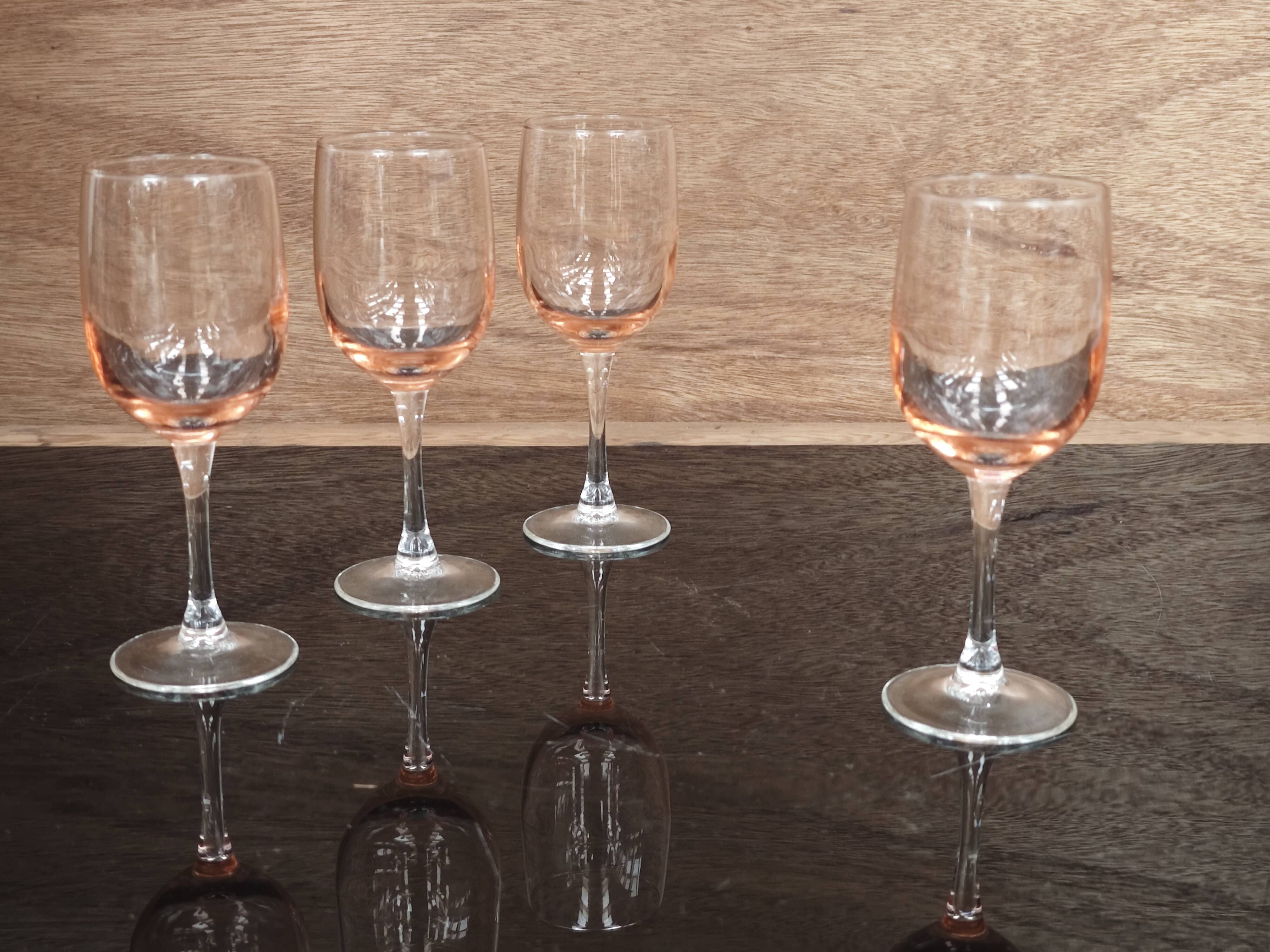 Set of 4 antique pink stemmed glasses Luminarc