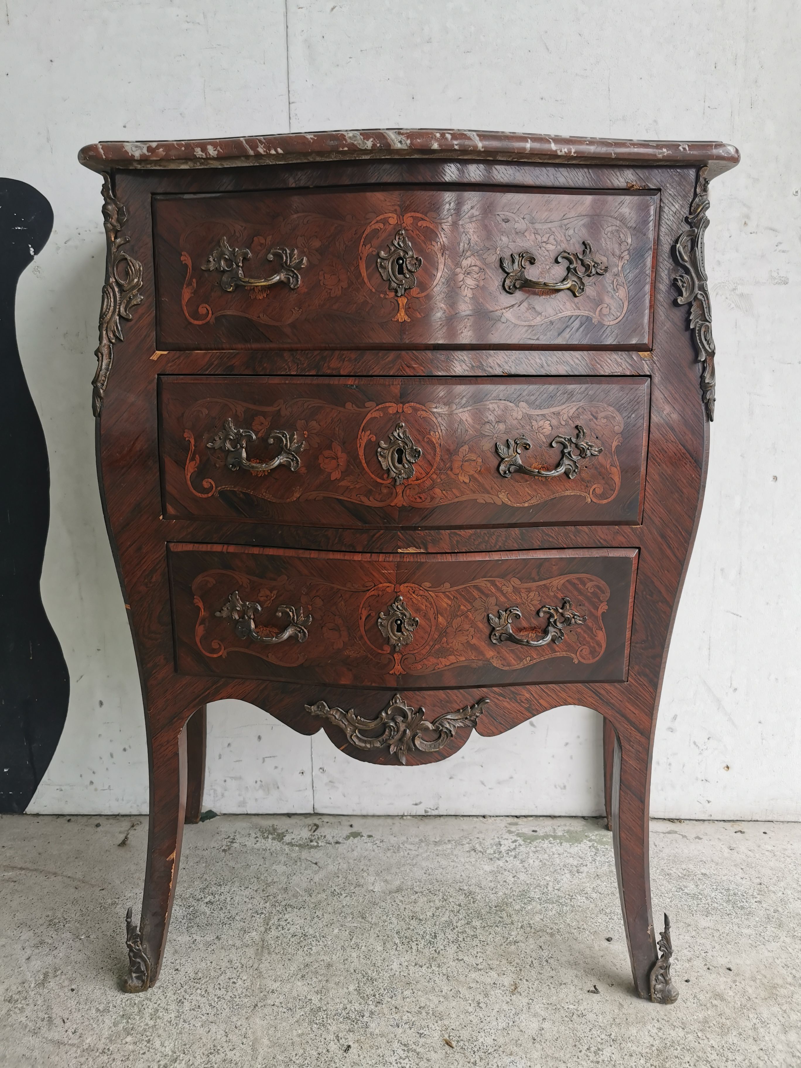 Dresser xxth rosewood top marble
