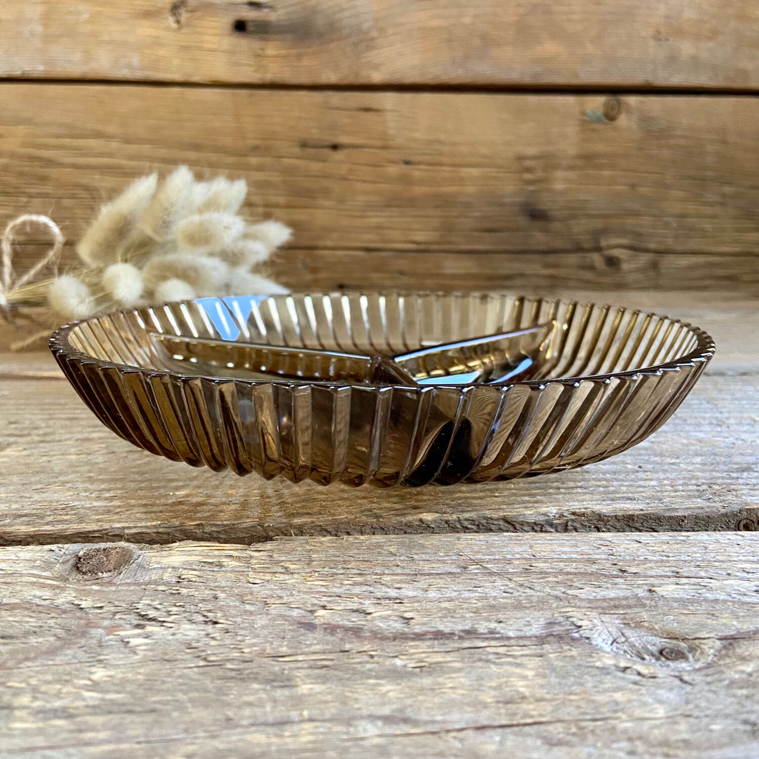 Plat en verre fumé vintage