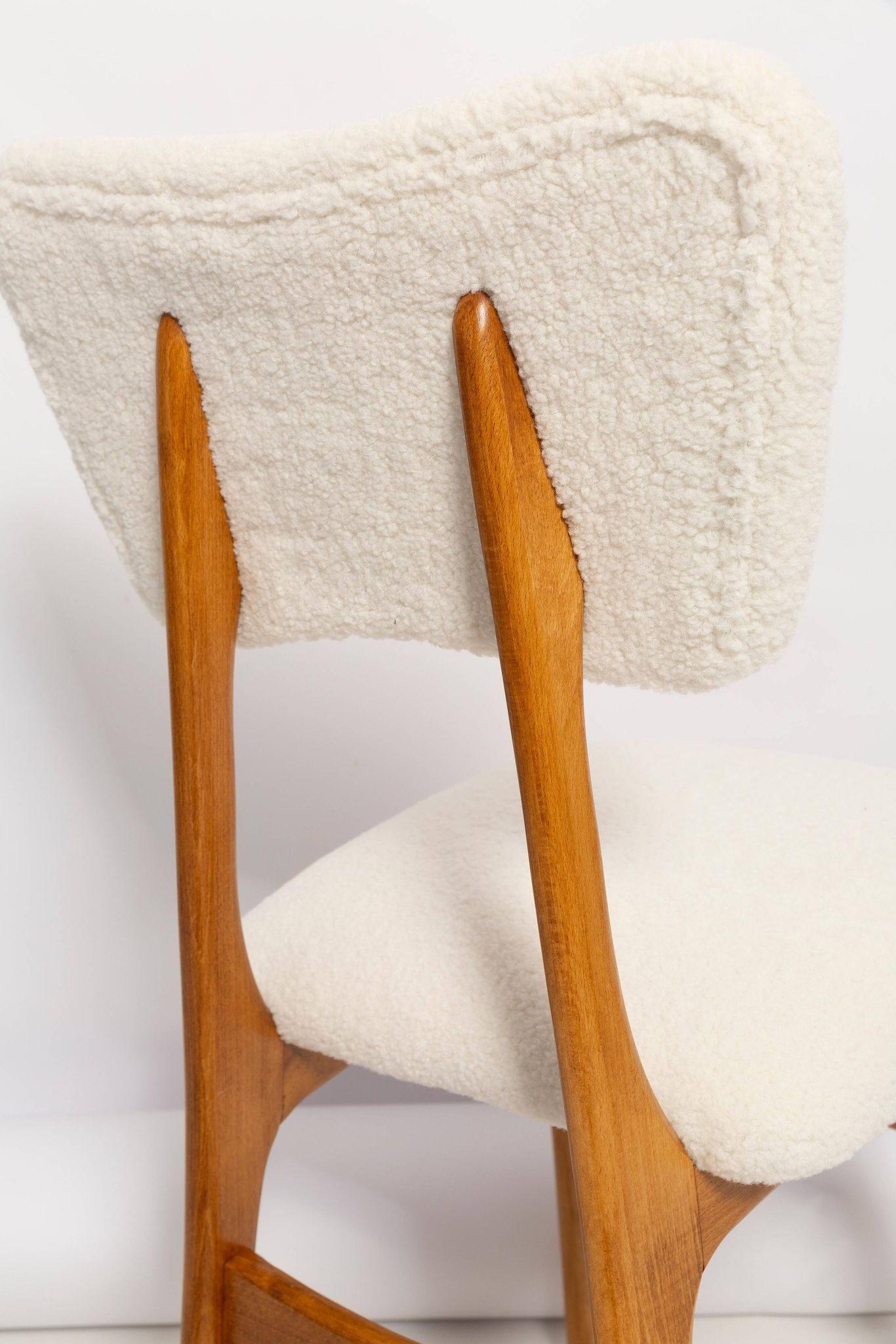 Mid-century "Butterfly" dining chair, light cream boucle, Poland, 1960s