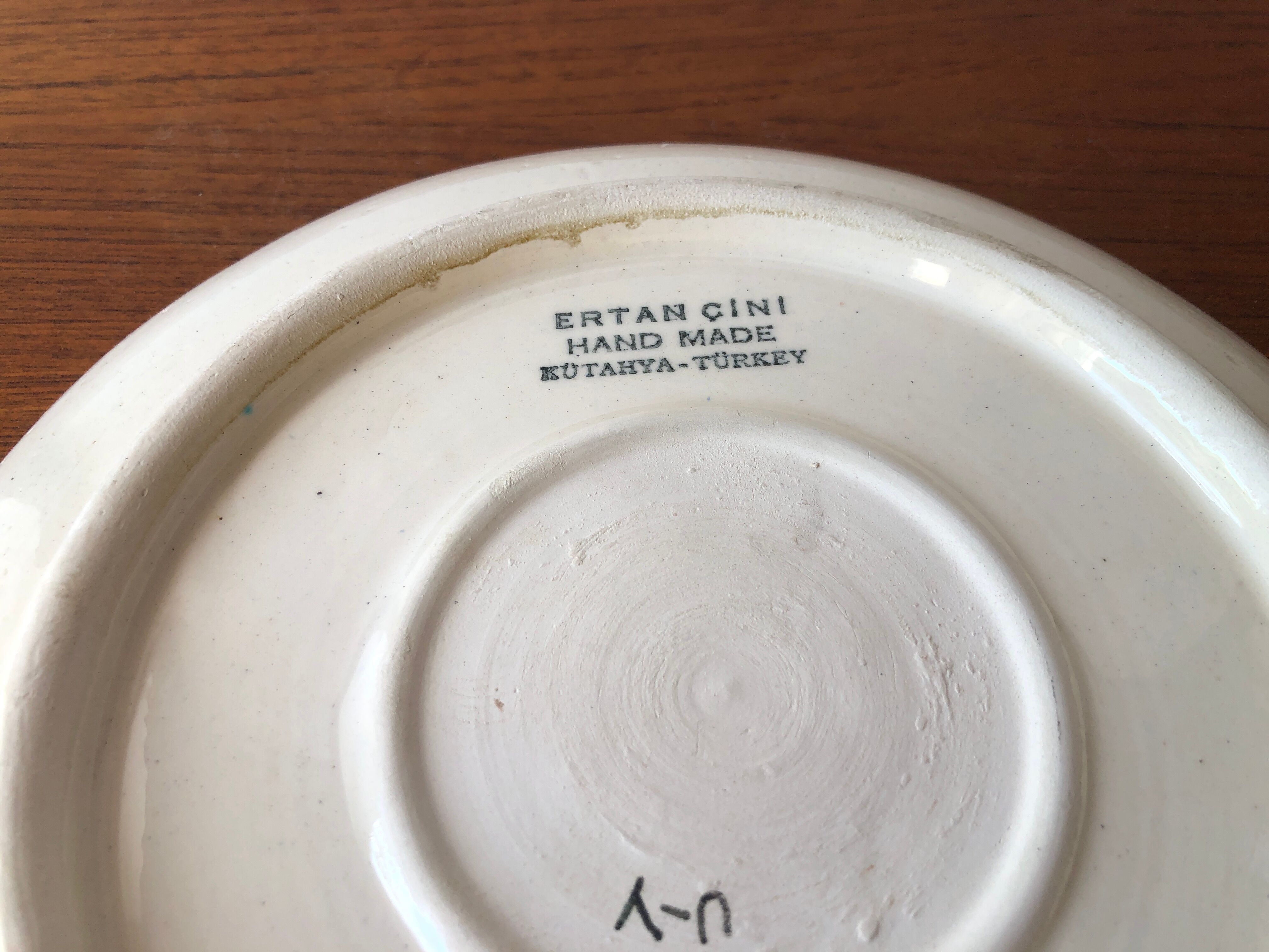 Kutahya collector's plate with Iznik Ottoman motifs