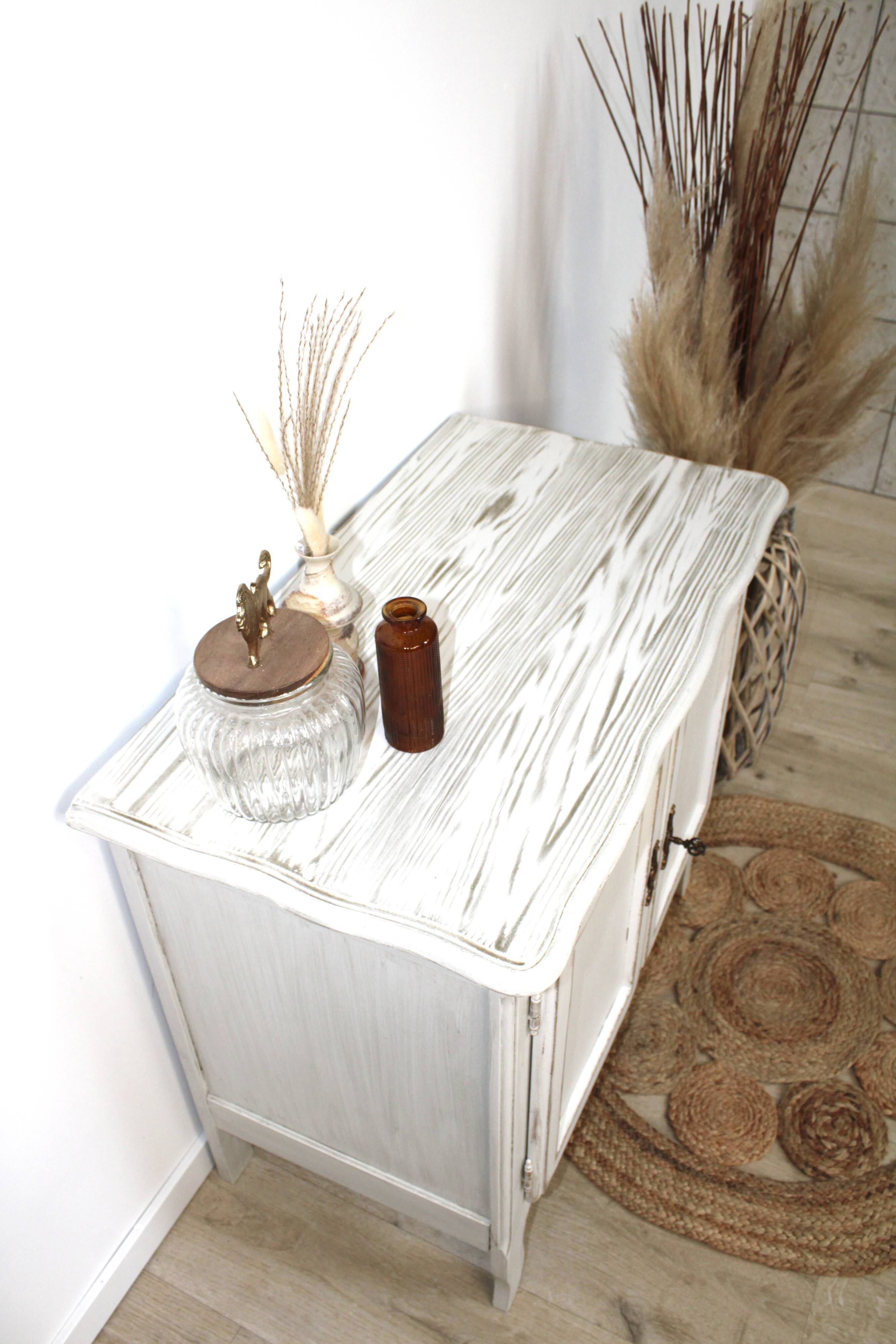 Antique furniture in white and gold wood