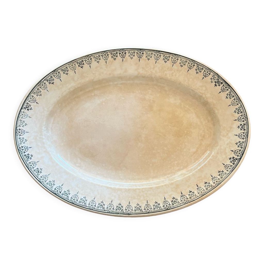Plat Ovale En Faïence Ancien - Fond Beige Décor Roses Rouges, Années 1920-1949, Bon état D'usage