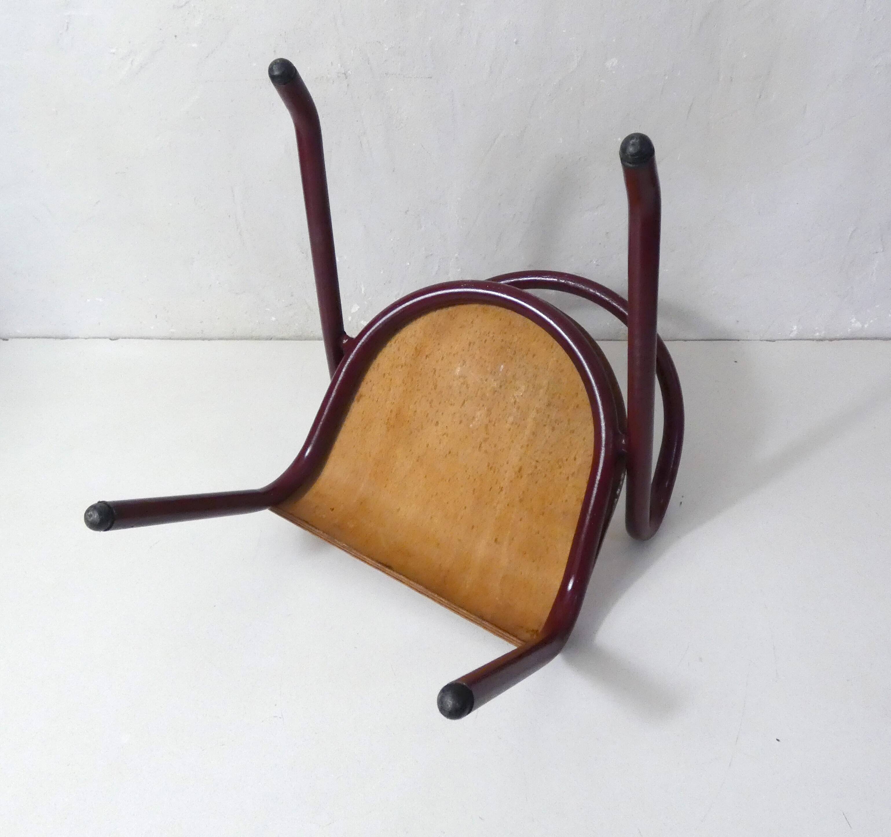 Vintage design children's chair in tubular metal and curved wood