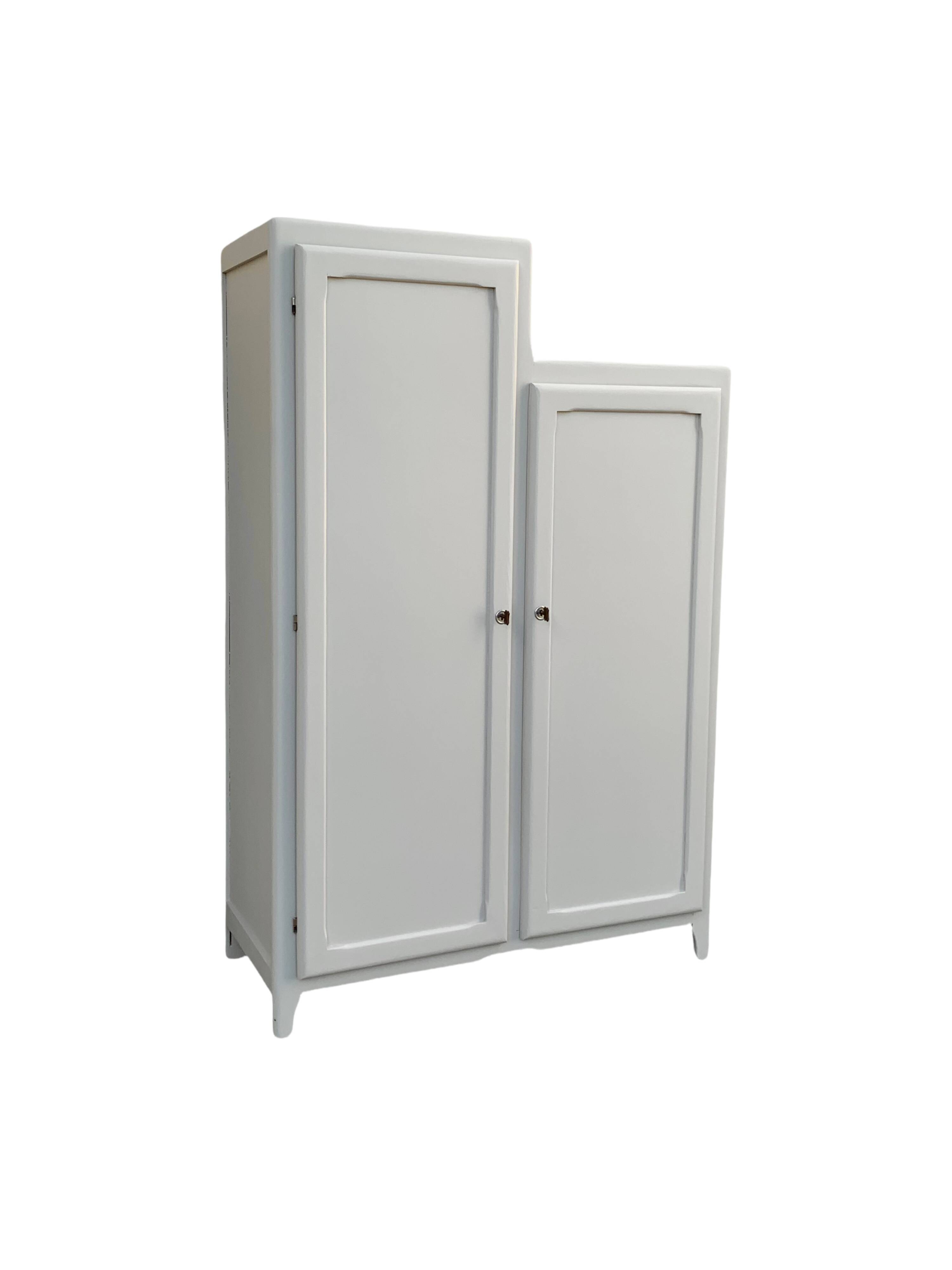 Asymmetrical Parisian wardrobe 1940