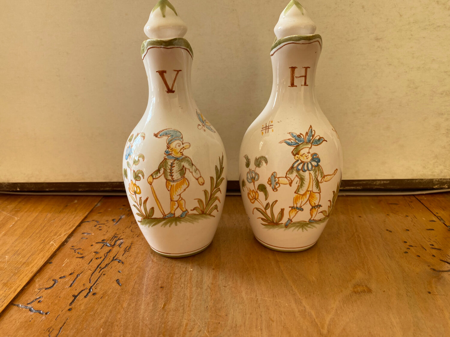 Moustiers vinegar and oil set