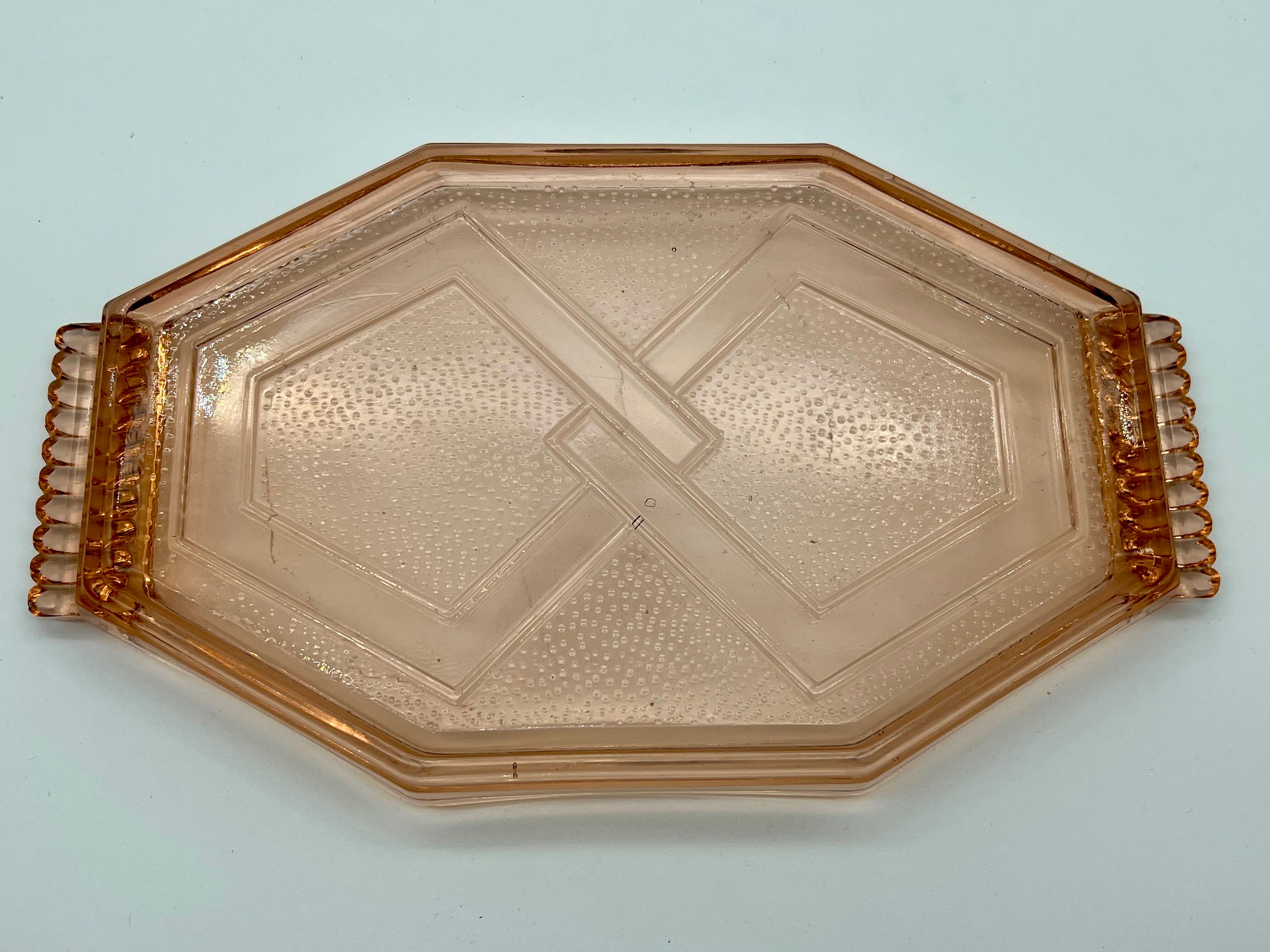 Art deco tray in pink glass with handle