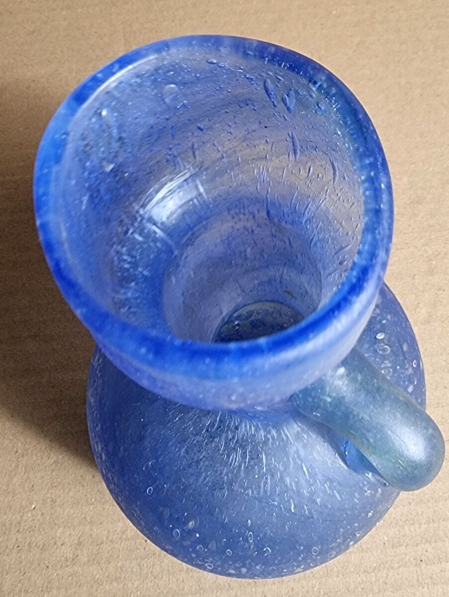 Glass vase a scavo at the antique Vetri d'arte Seguso