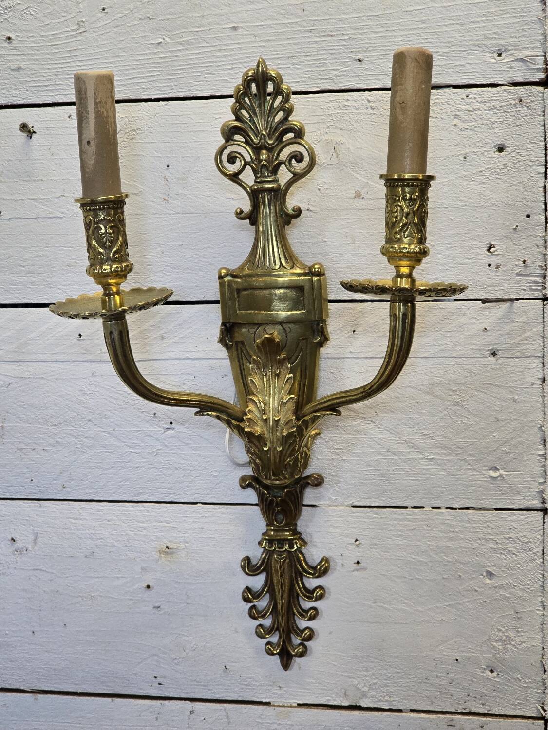 Louis XVI style wall lamp in bronze