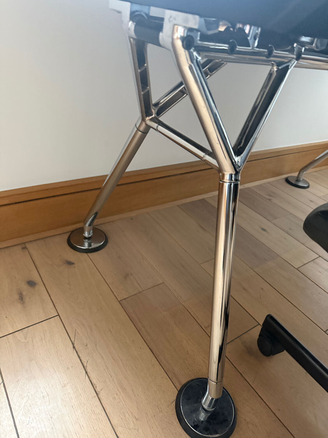 NOMOS Office - Norman Foster Tecno