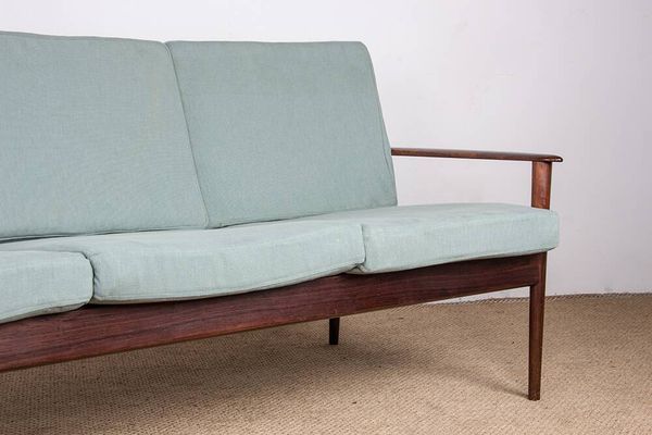 Canapé Danois 3 places en Palissandre et Tissu neuf par Grete Jalk pour Poul Jepessen 1960.