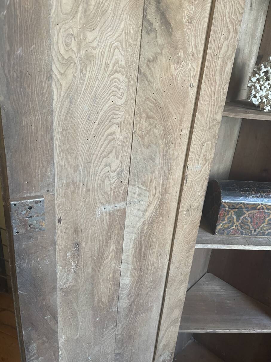 Armoire d'angle provinciale XIXe siècle noyer/chêne