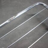 Porte-manteau mural chromé Bauhaus des années 1930