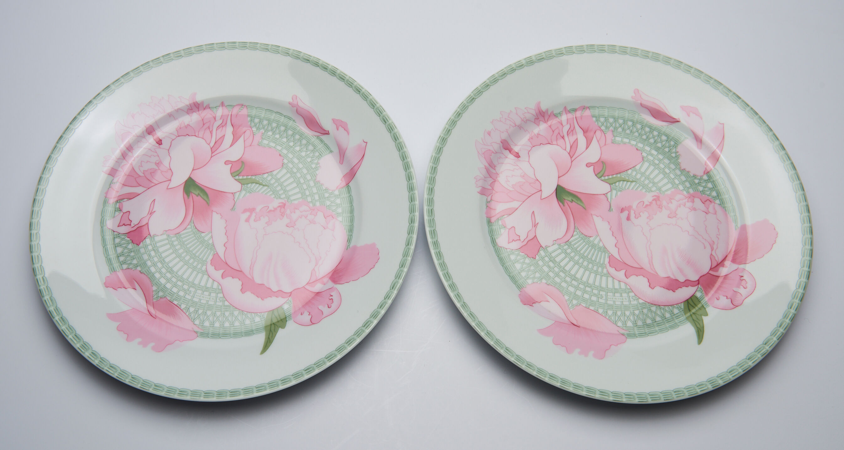 2 plates Hermès Peonies 27cm