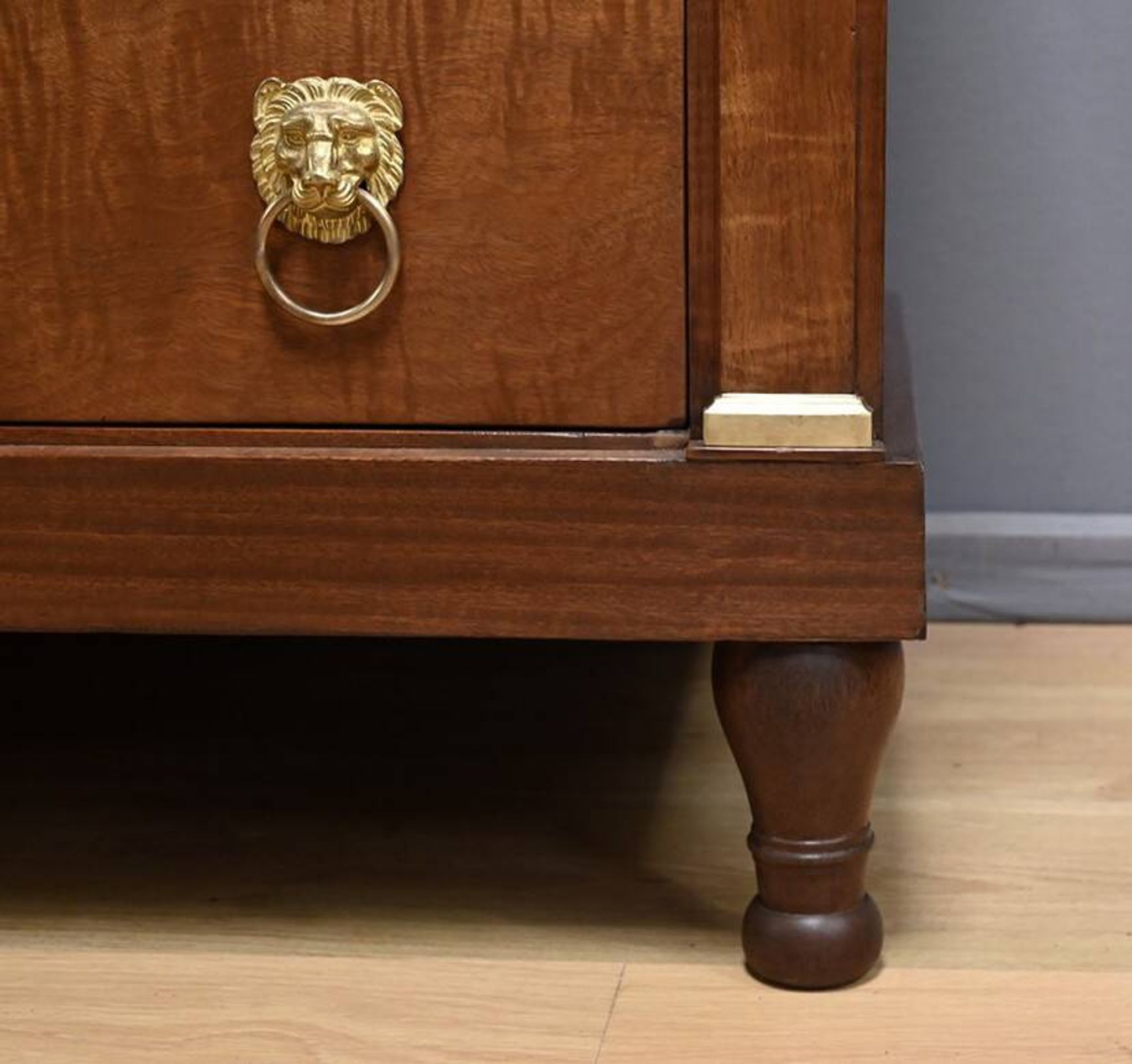 Return from Egypt chest of drawers in mahogany, Empire period – Early 19th century