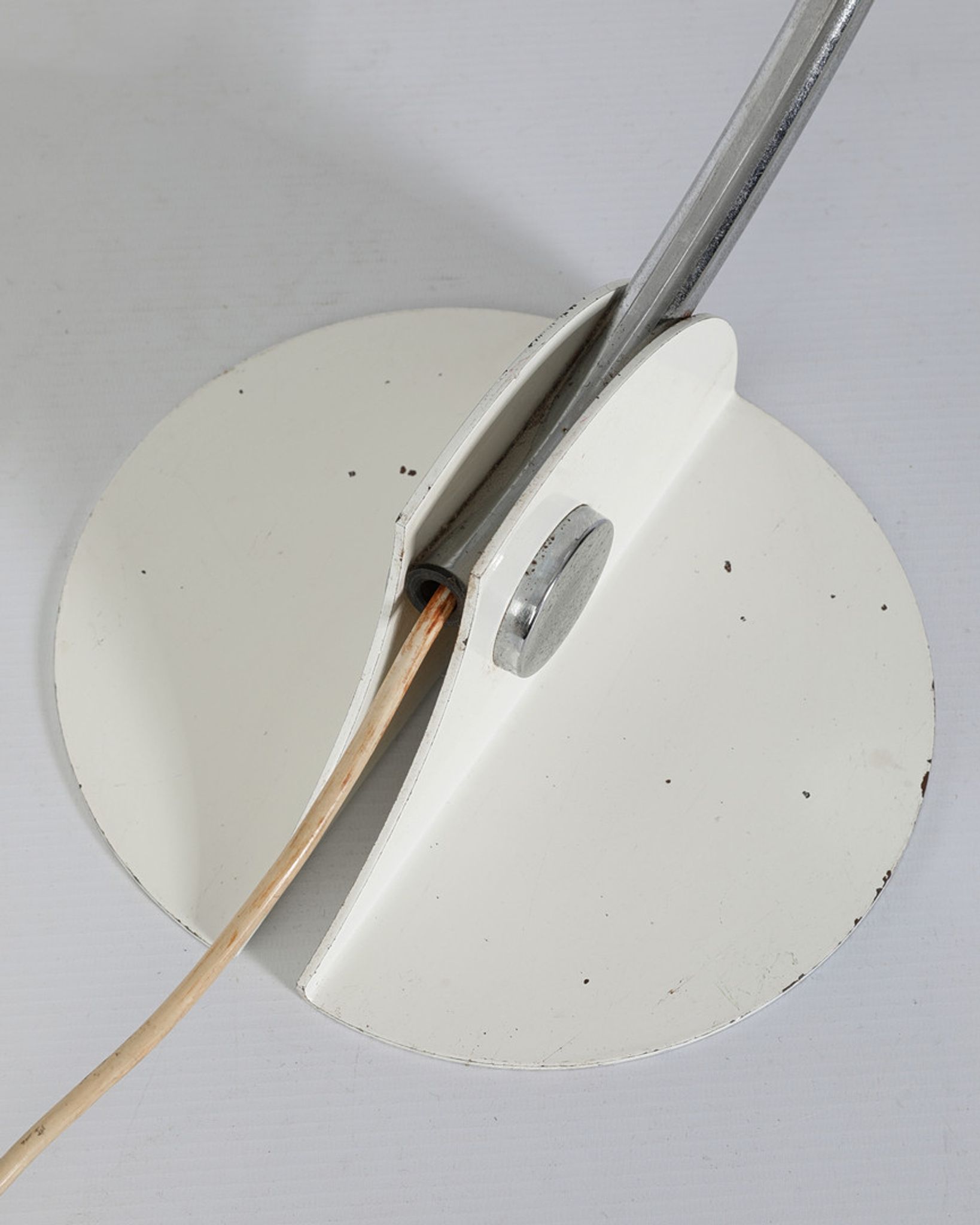 Lamp designed by luci cinisello - origin milan, italy - material: chromed metal painted white - height