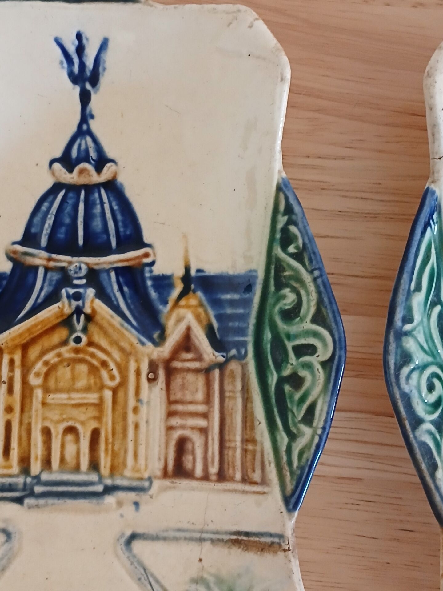 Plat en barbotine du XIXÈME Siècle