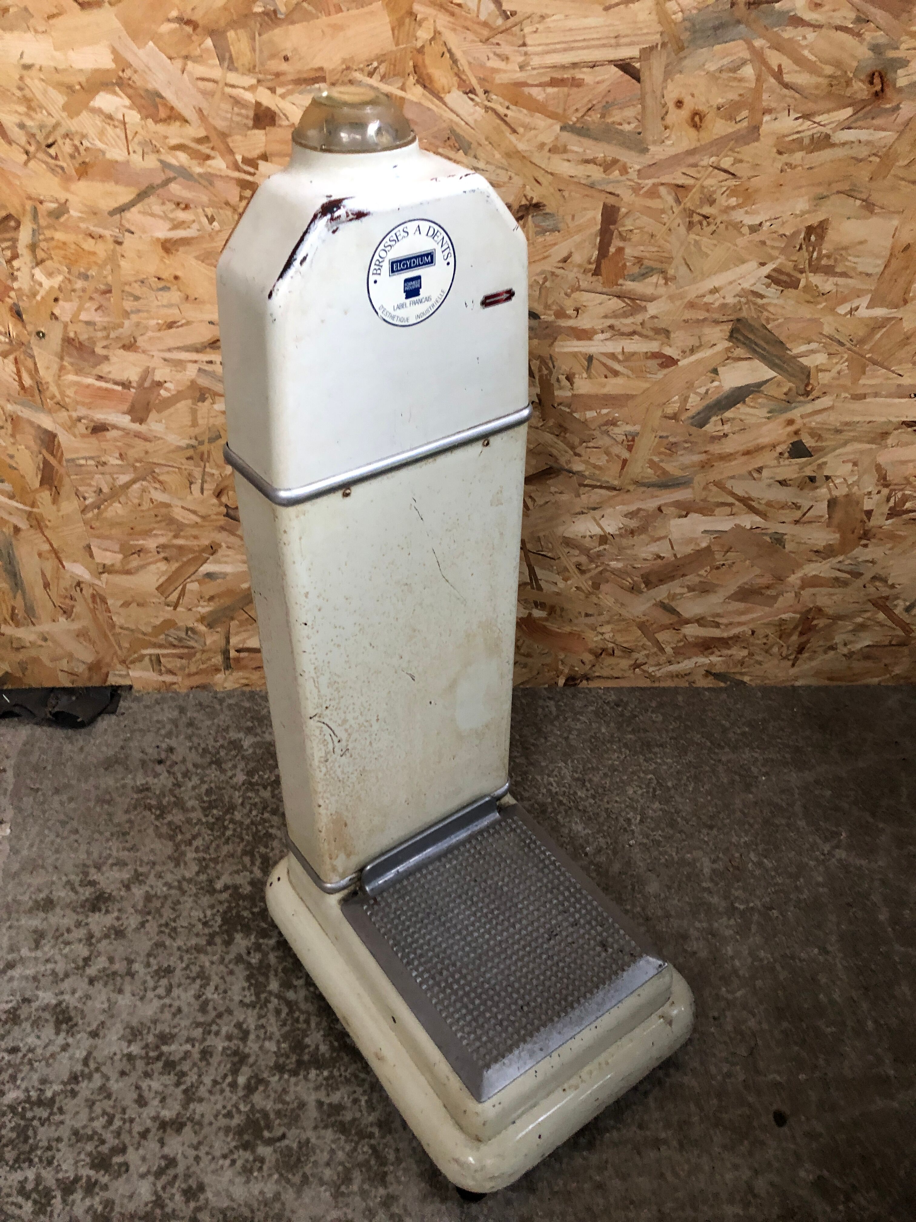 Old pharmacy scale TESTUT metal white + tray gray vintage