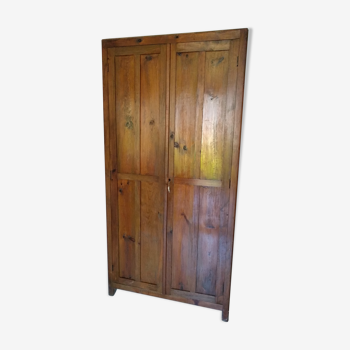 Armoire parisienne