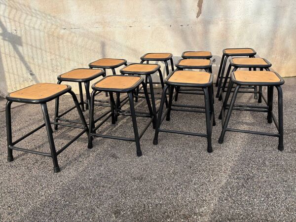 Set de 12 tabourets industriels noirs