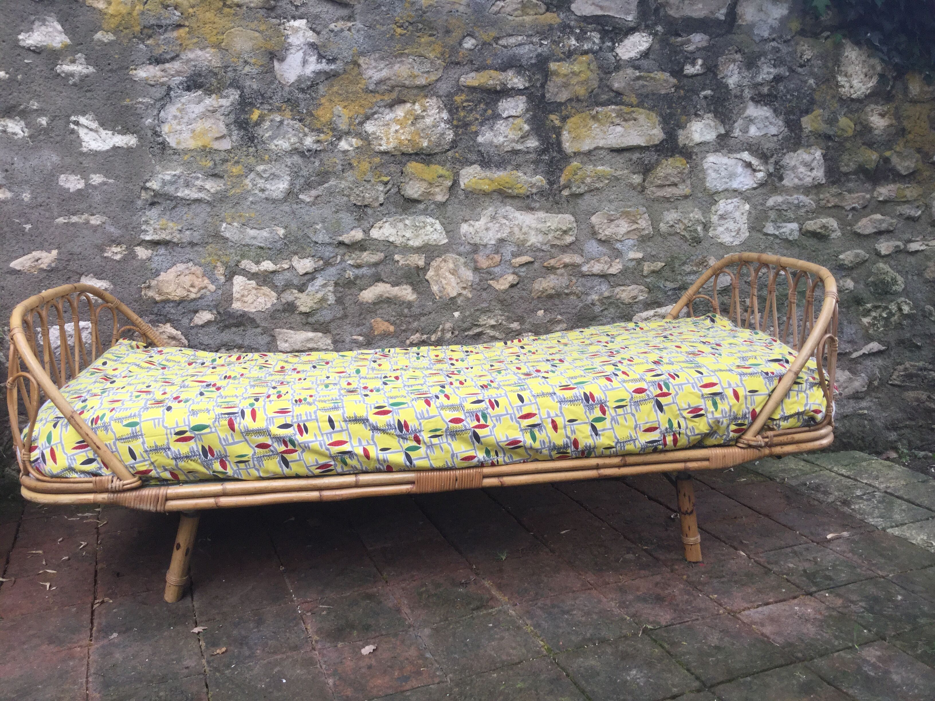 Bed rattan of the 1960s