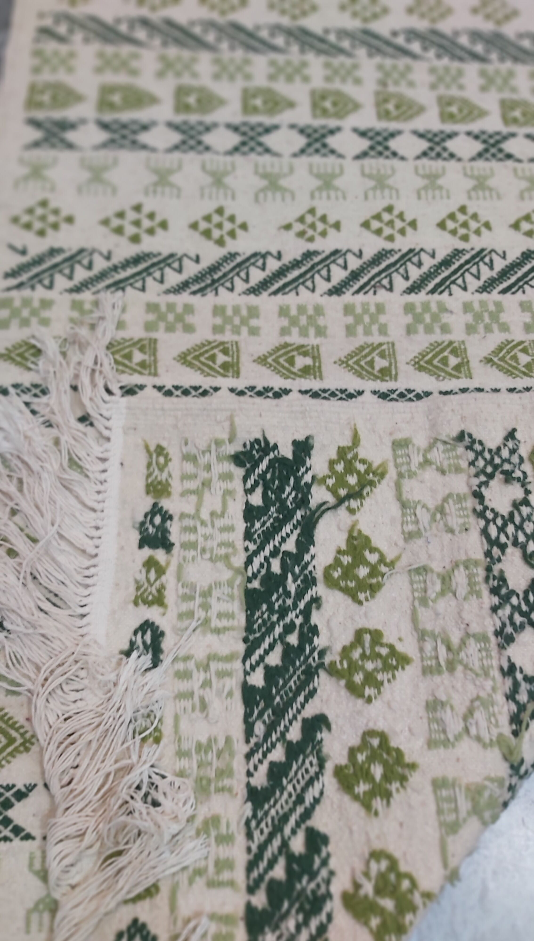 Handmade white and green carpet 79x145cm