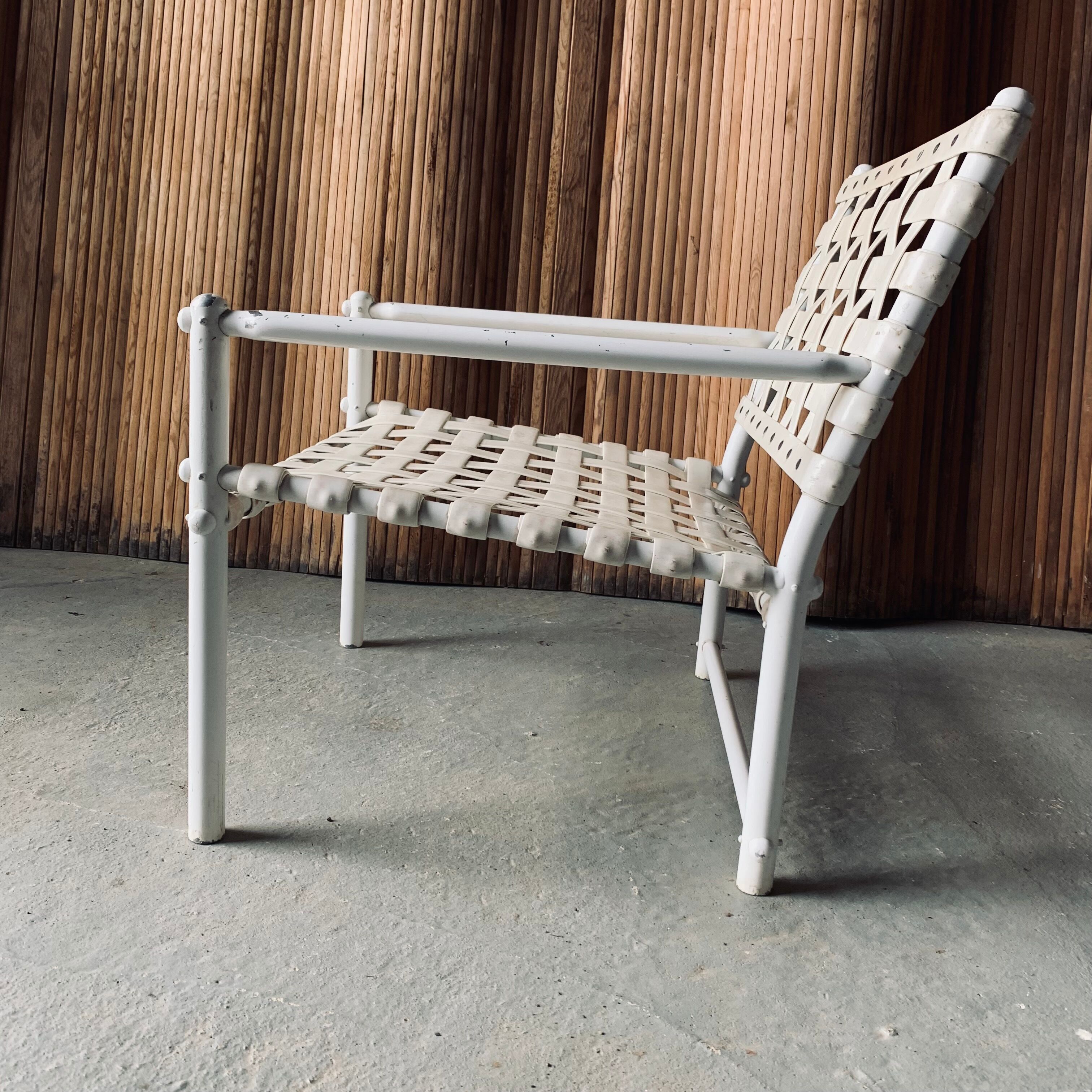 4 white Lounge Chairs Triconfort - Aluminium and plastic - 1980's