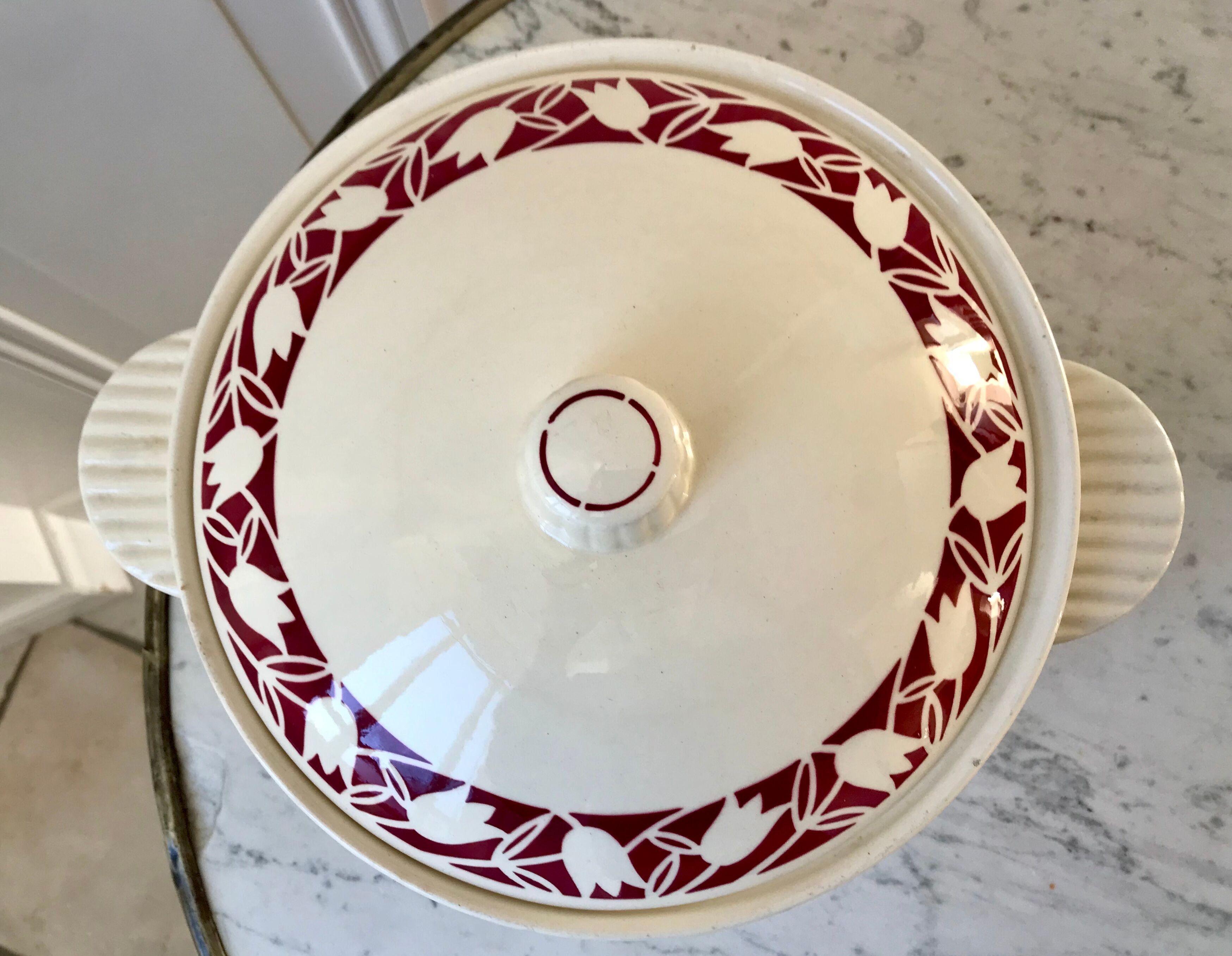 Tureen Badonviller tulips burgundy 30s-40s