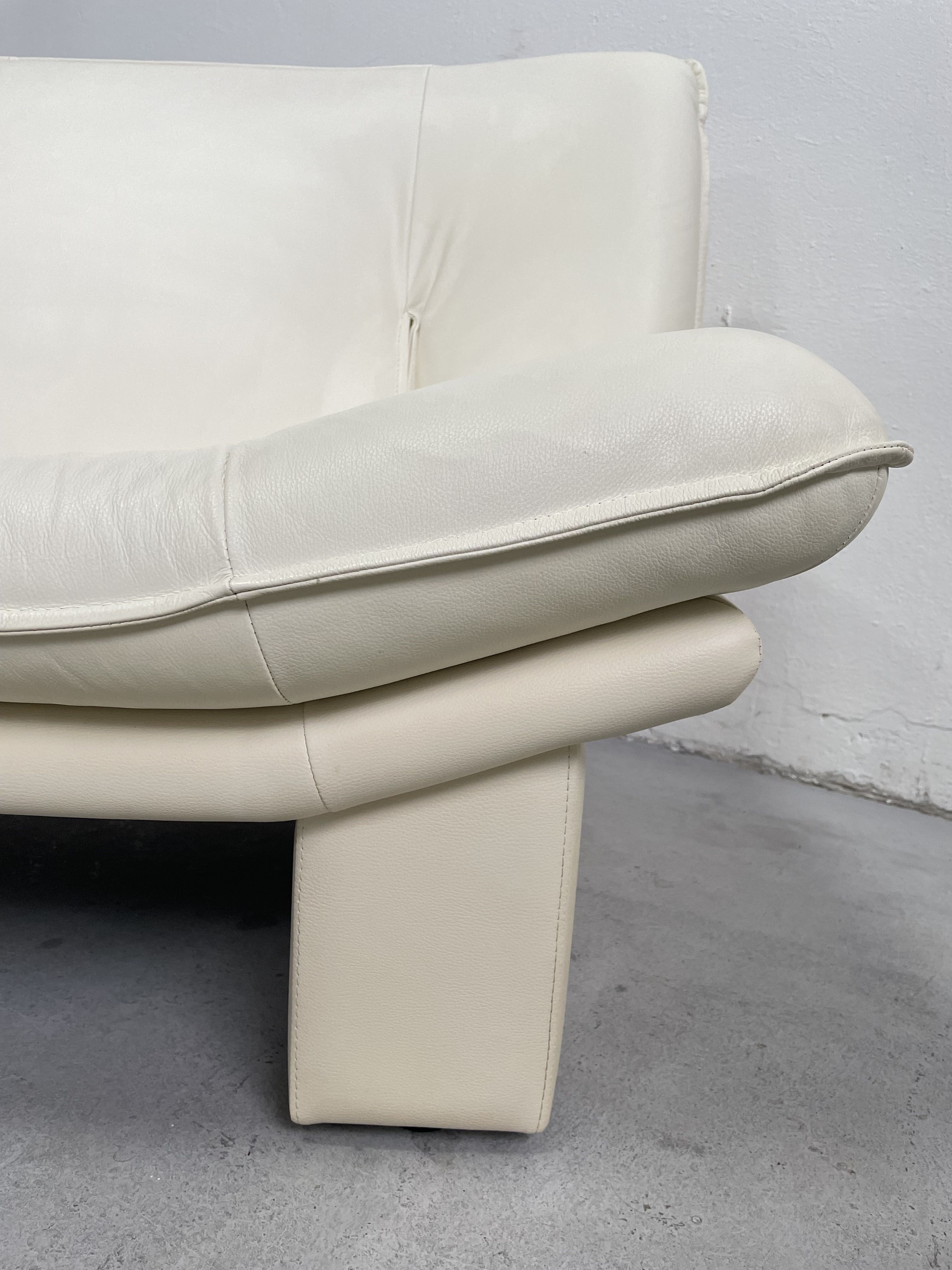 Nicoletti Salotti Postmodern Italian Ivory White Leather or Leatherete Sofa 1980