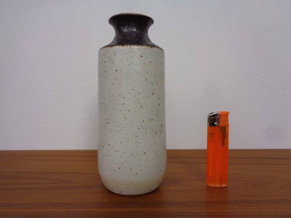 Minimalist stoneware vase by Bruno Gambone, Italy, 1970s