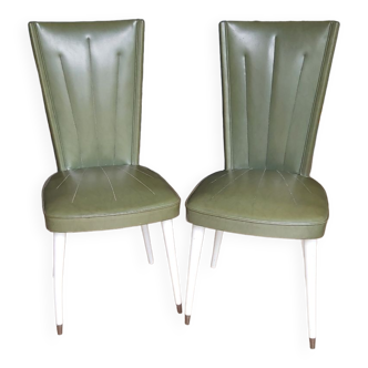 Paire de chaises en skaï des années 50