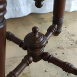 Pianist stool