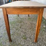 Table bistrot en bois plateau en hetre vernis mat 2 m  x 0,67 m