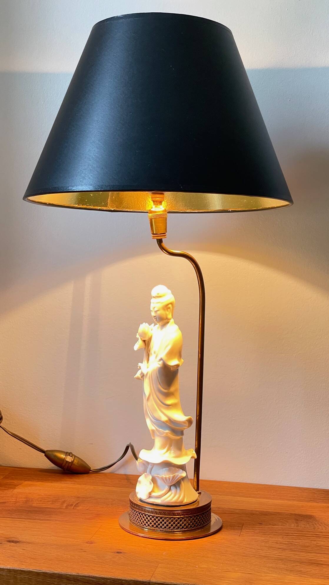 Fine ceramic lamp from the early 20th century