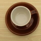 5 bistro cups and their saucers