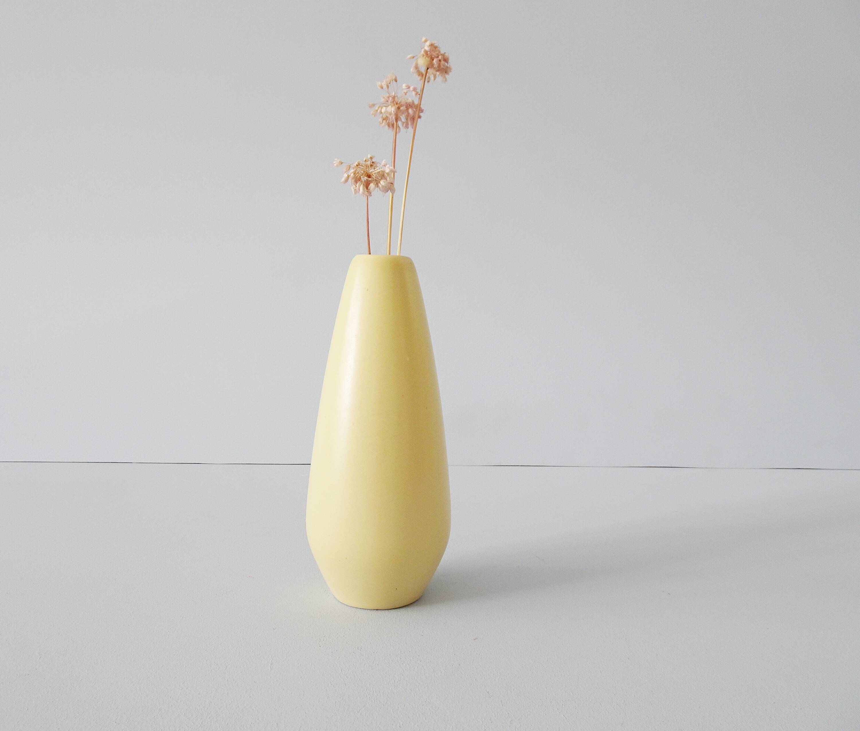 Vase jaune