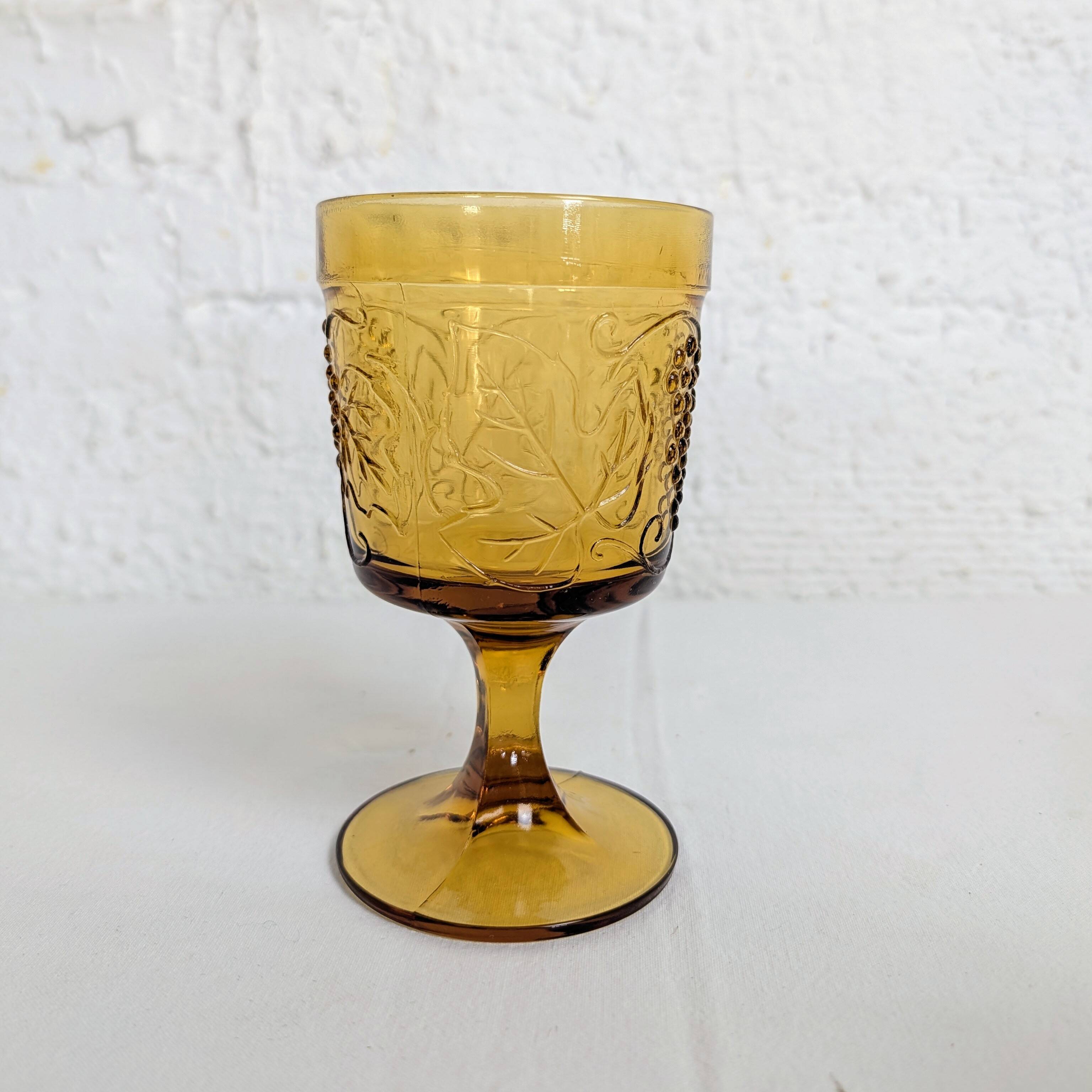 Verre à pied ambré motif vendange vintage