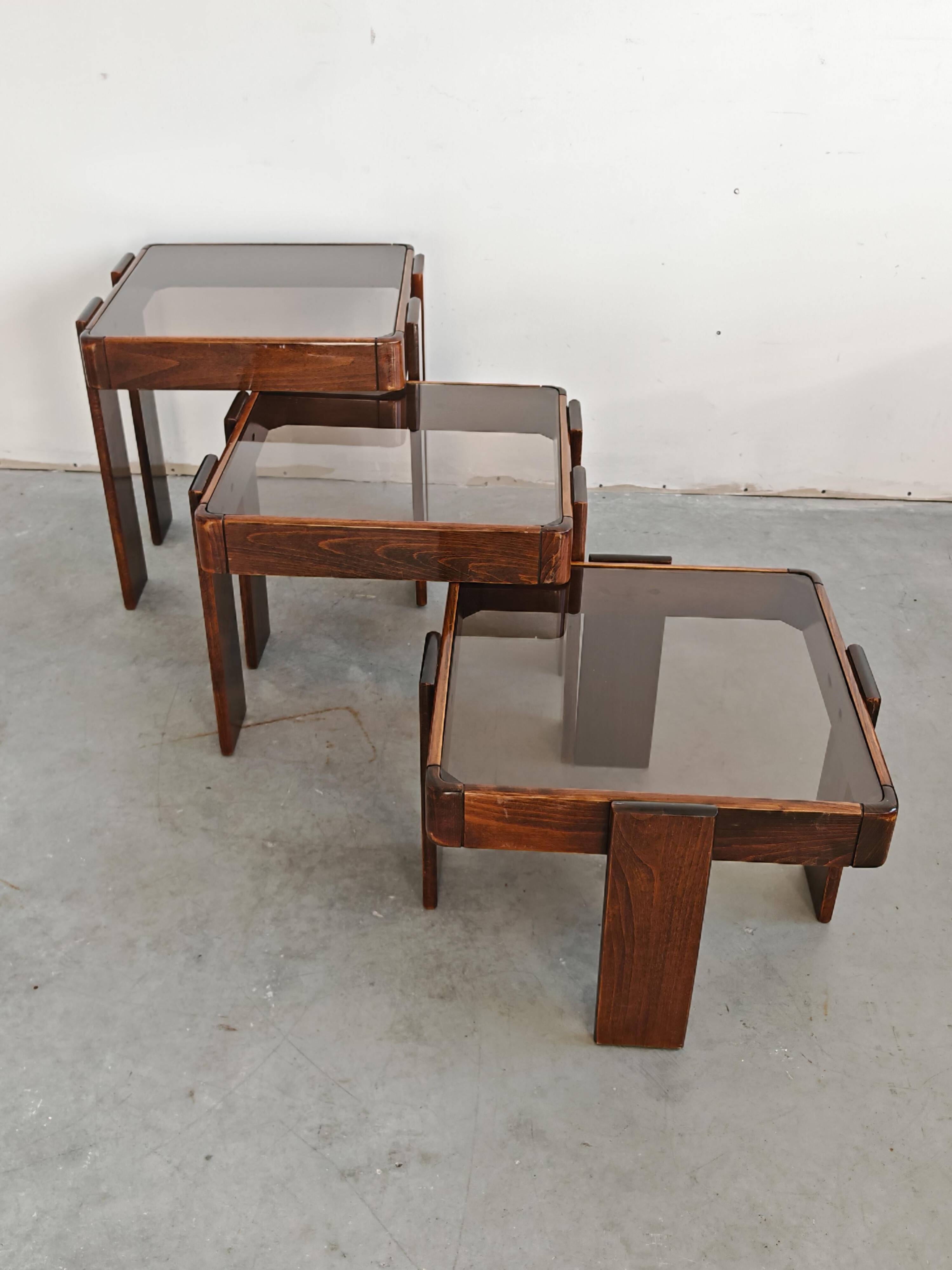 Tables gigognes mid-century par Gianfranco Frattini, Yougoslavie années 1960